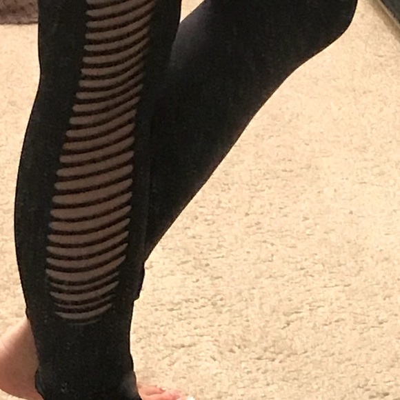 Prince of thieves black side ripped leggings - Picture 7 of 7